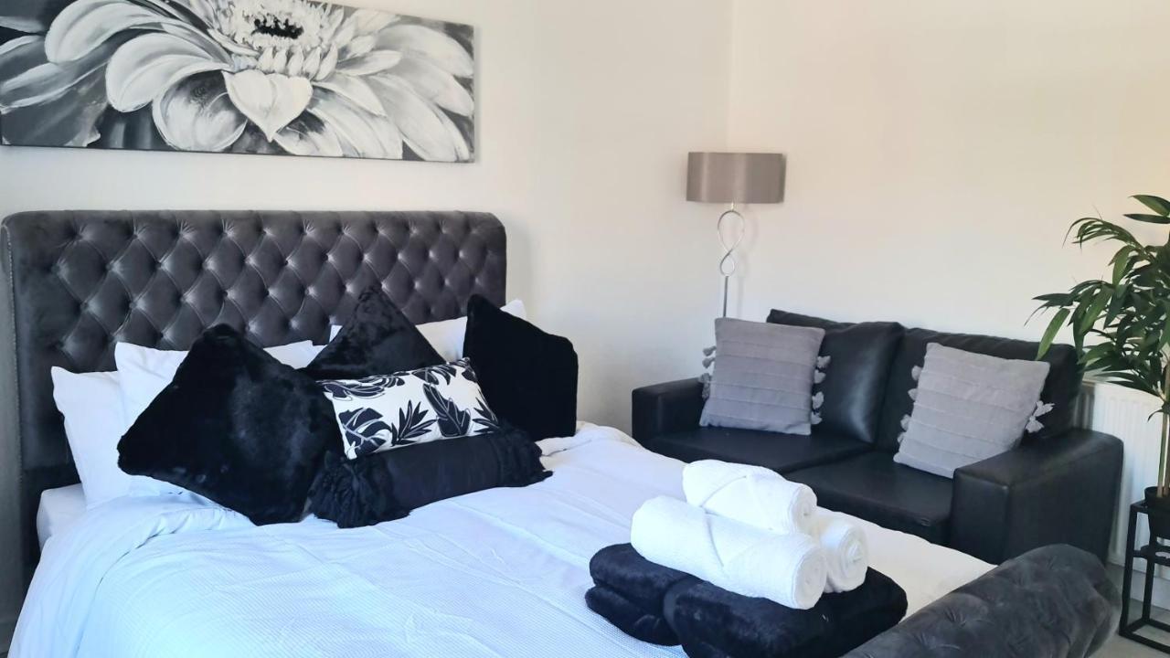 Immaculate 3-Bedrooms Dundee Apartment Екстер'єр фото